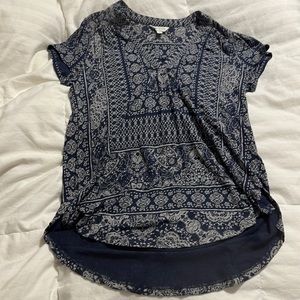 Lucky Brand - Navy & Gray Patterned S/S V Neck Blouse - Small